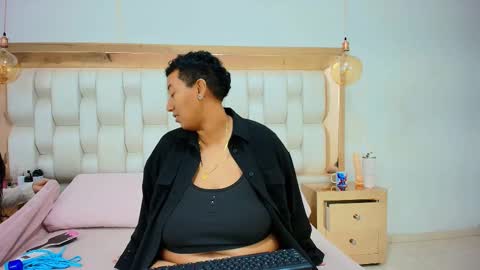 Snapshot of tiffantyandstacy chatting on February 15, 9:41 am Tiffany and Stacy online show from February 15, 9:41 am