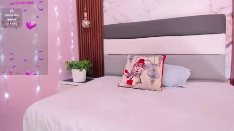 Snapshot of tiffany_bello chatting on December 3, 7:56 pm TIFFANY BELLO online show from December 3, 7:56 pm