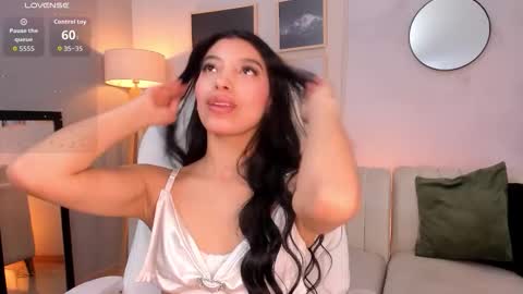 Snapshot of tiffany_low chatting on February 6, 1:36 pm tiffany_low online show from February 6, 1:36 pm