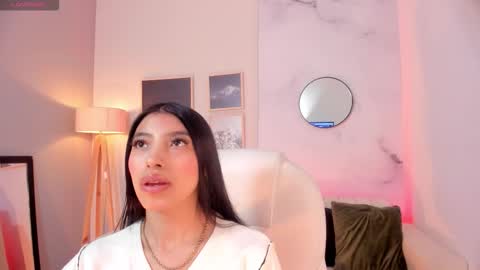 Snapshot of tiffany_low chatting on February 9, 12:53 pm tiffany_low online show from February 9, 12:53 pm