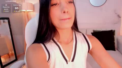 Snapshot of tiffany_low chatting on February 21, 2:51 pm tiffany_low online show from February 21, 2:51 pm