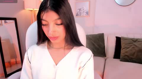 Snapshot of tiffany_low chatting on February 25, 2:59 pm tiffany_low online show from February 25, 2:59 pm