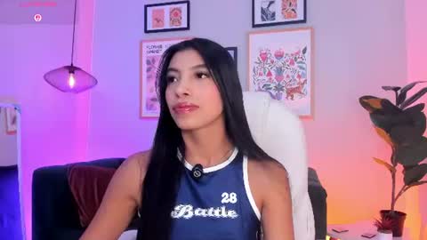 Snapshot of tiffany_low chatting on July 31, 1:21 pm tiffany_low online show from July 31, 1:21 pm