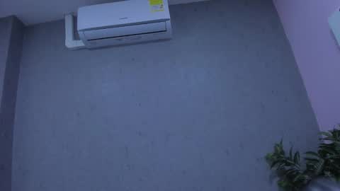 tiffany_mendez online show from December 3, 12:03 pm