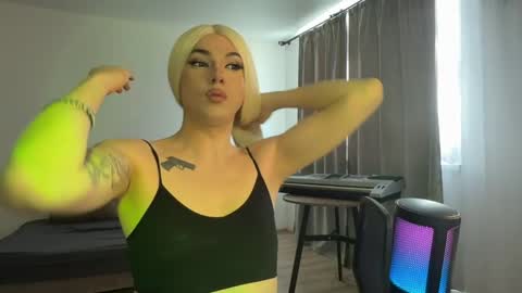 Snapshot of tiffany_smitch chatting on March 21, 7:02 am Tif online show from March 21, 7:02 am