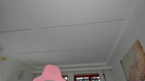 Tiffany Houston online show from December 7, 2:02 pm