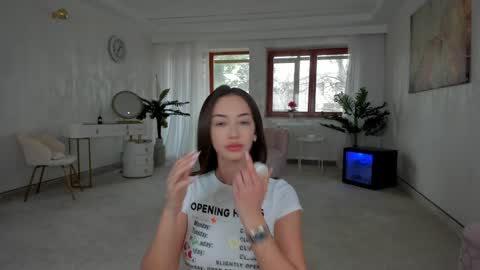 Tiffany Houston online show from February 7, 7:07 am