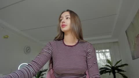 Tiffany Houston online show from December 4, 6:55 am