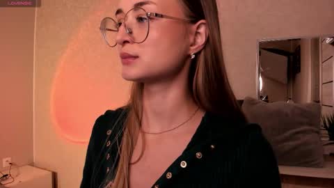 Tiffany online show from September 25, 1:37 pm