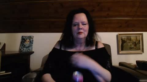 Snapshot of tiffanymature chatting on April 28, 8:14 pm TiffanyMature online show from April 28, 8:14 pm