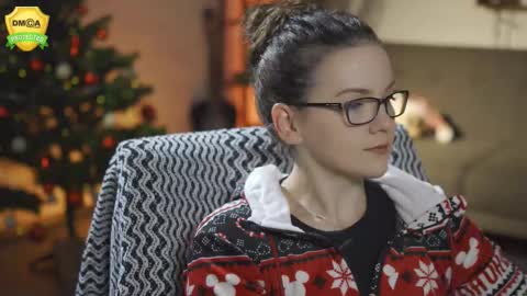 tiffanyriox online show from December 17, 12:49 am