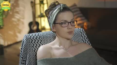 tiffanyriox online show from April 18, 12:36 am