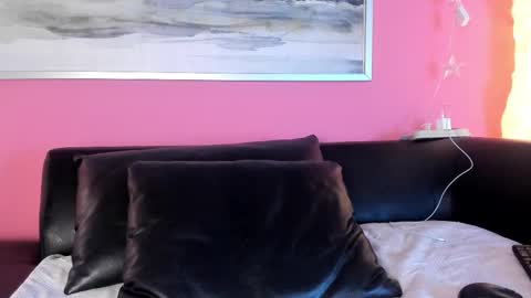 Snapshot of tiffanysuarez_ chatting on October 8, 8:39 pm Stefany Suarez online show from October 8, 8:39 pm