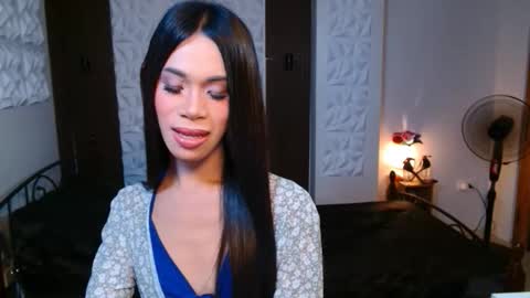 Snapshot of tiffanythebigcock chatting on October 19, 10:16 am tiffanythebigcock online show from October 19, 10:16 am