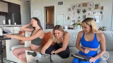 Tiffstreatsxoxo online show from October 23, 7:12 pm