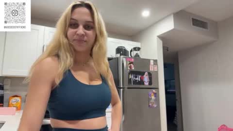 Tiffstreatsxoxo online show from January 9, 9:27 pm