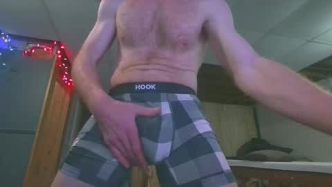 Snapshot of tigars36 chatting on December 26, 6:52 am Tigars36 online show from December 26, 6:52 am