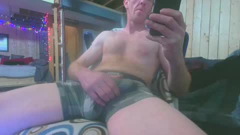 Snapshot of tigars36 chatting on April 27, 4:54 am Tigars36 online show from April 27, 4:54 am