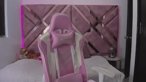Snapshot of tigerbaby_ chatting on June 16, 4:09 pm Ana online show from June 16, 4:09 pm
