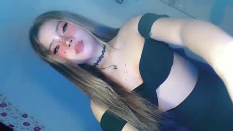 Snapshot of tight_elliana chatting on April 26, 5:32 pm tight_elliana online show from April 26, 5:32 pm