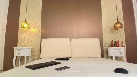 T I F F A N Y online show from November 14, 7:34 pm