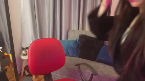 Snapshot of tiinajonus_ chatting on February 19, 5:03 am tiinajonus_ online show from February 19, 5:03 am