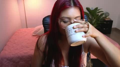 Tila Tequila online show from April 14, 6:08 am