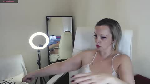 Tilly online show from February 9, 9:17 pm