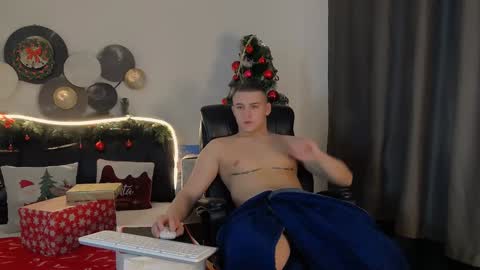 Snapshot of tim_mart chatting on December 25, 4:00 pm ask me online show from December 25, 4:00 pm