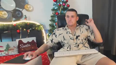 Snapshot of tim_mart chatting on December 30, 7:15 am ask me online show from December 30, 7:15 am