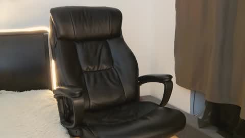 Snapshot of tim_mart chatting on January 6, 4:55 pm ask me online show from January 6, 4:55 pm