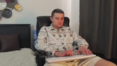 Snapshot of tim_mart chatting on January 15, 11:53 am ask me online show from January 15, 11:53 am