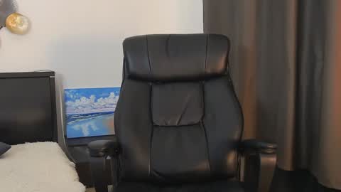 Snapshot of tim_mart chatting on January 18, 8:41 am ask me online show from January 18, 8:41 am