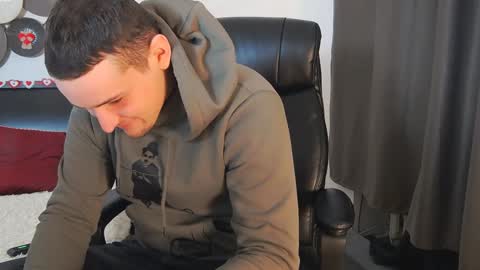 Snapshot of tim_mart chatting on February 8, 5:18 pm ask me online show from February 8, 5:18 pm