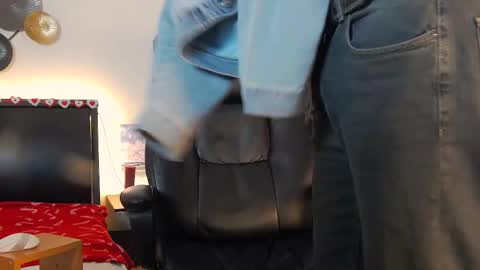 Snapshot of tim_mart chatting on February 11, 12:37 pm ask me online show from February 11, 12:37 pm