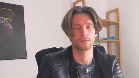 Snapshot of tim_mart chatting on November 30, 8:13 pm ask me online show from November 30, 8:13 pm