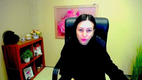 Snapshot of timeparadice chatting on January 2, 9:00 am Luisa online show from January 2, 9:00 am