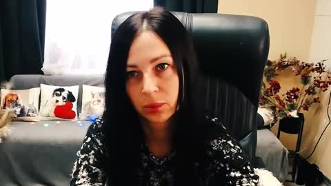 Snapshot of timeparadice chatting on September 17, 9:11 am Luisa online show from September 17, 9:11 am