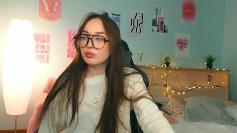 Mia online show from January 18, 7:28 pm