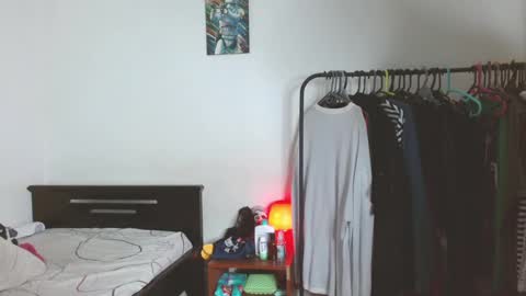 timmy  independent model  help me reach 50 thumbs up pls online show from January 5, 1:15 pm