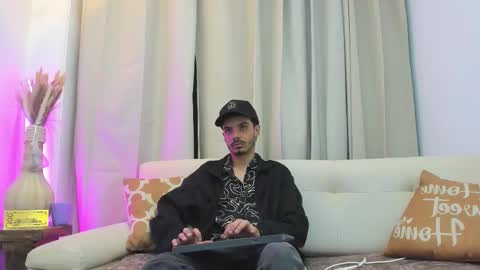 Snapshot of timothe_evans chatting on February 4, 2:39 am Evans online show from February 4, 2:39 am