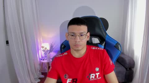 Snapshot of timothy_jones1 chatting on December 3, 1:54 pm timi jones online show from December 3, 1:54 pm