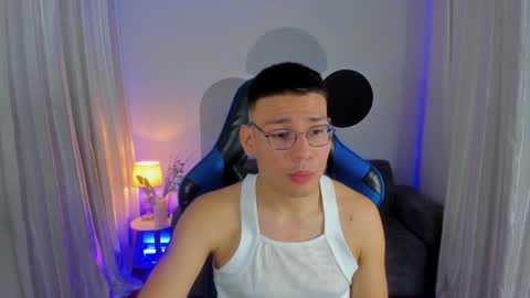 Snapshot of timothy_jones1 chatting on December 7, 11:23 pm timi jones online show from December 7, 11:23 pm