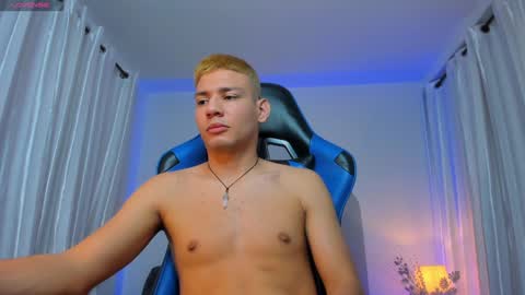 Snapshot of timothy_jones1 chatting on December 11, 11:21 pm timi jones online show from December 11, 11:21 pm