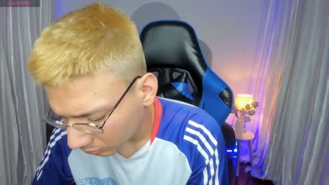 Snapshot of timothy_jones1 chatting on December 13, 10:41 am timi jones online show from December 13, 10:41 am