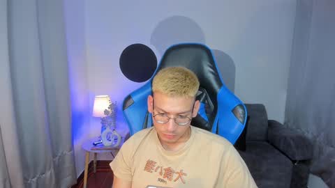 Snapshot of timothy_jones1 chatting on January 4, 8:59 pm timi jones online show from January 4, 8:59 pm