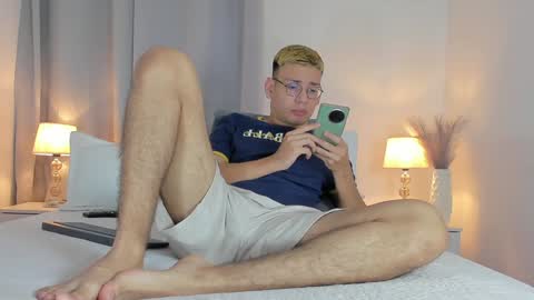 Snapshot of timothy_jones1 chatting on January 5, 9:03 pm timi jones online show from January 5, 9:03 pm