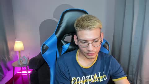 Snapshot of timothy_jones1 chatting on January 10, 1:10 am timi jones online show from January 10, 1:10 am