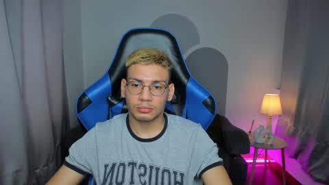 Snapshot of timothy_jones1 chatting on January 11, 1:53 pm timi jones online show from January 11, 1:53 pm