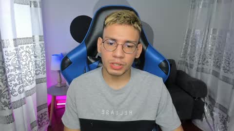 Snapshot of timothy_jones1 chatting on January 31, 3:44 pm timi jones online show from January 31, 3:44 pm